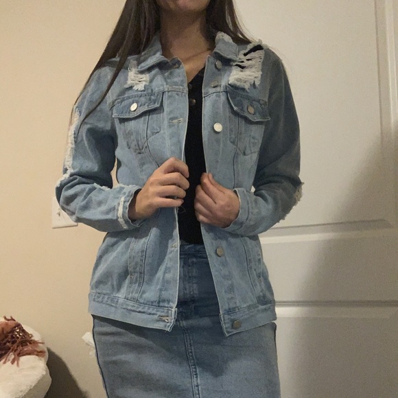 Ripped Jean jacket - Picture 2 of 5
